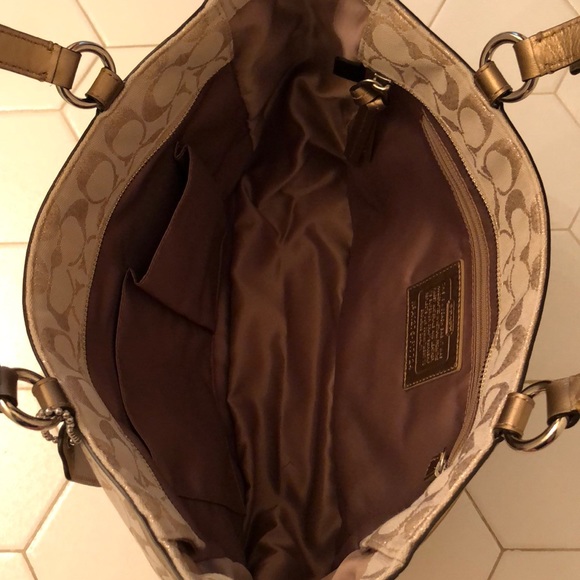 Vintage Coach Bag *New Lower Price* - Picture 3 of 3